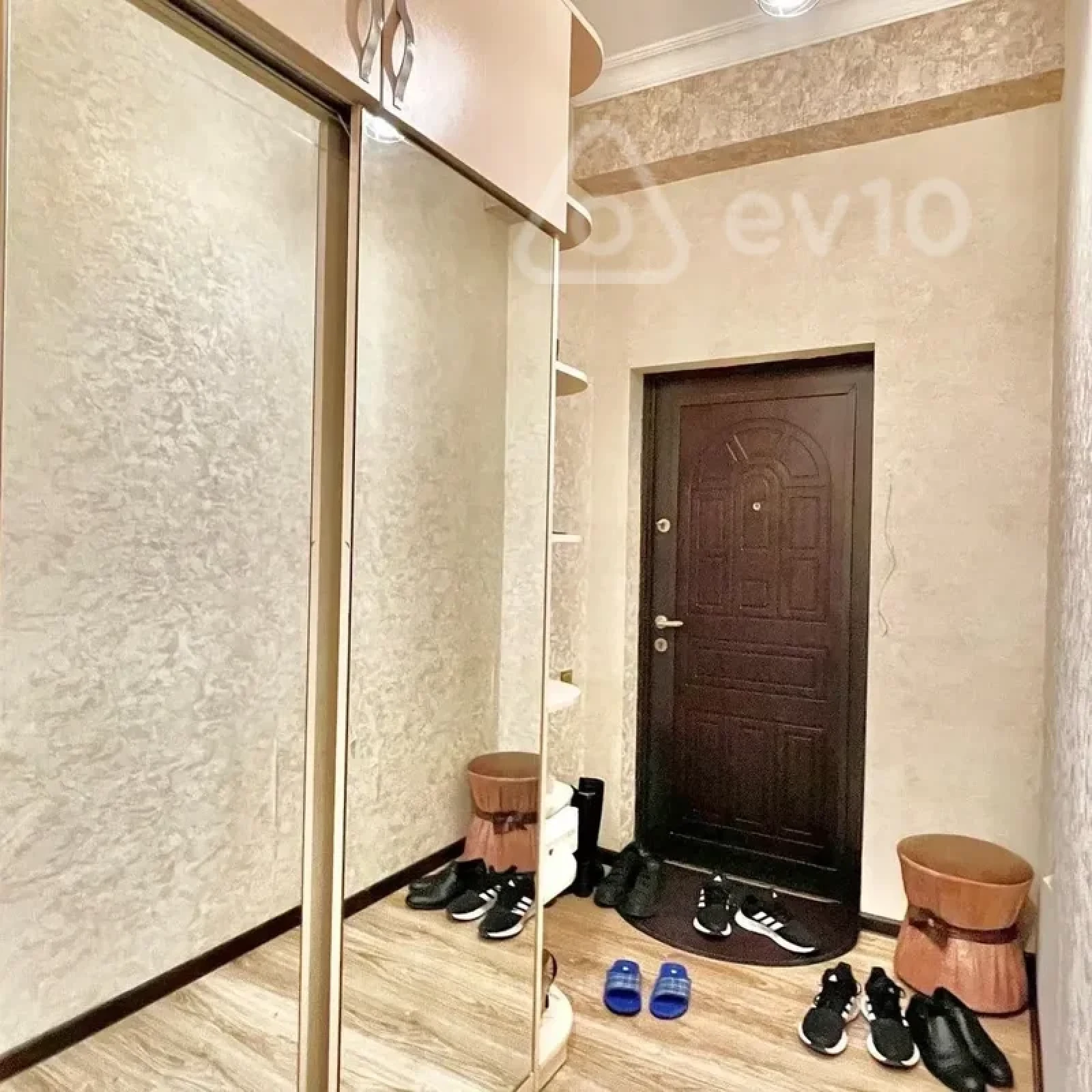 Kirayə verilir 2 otaqlı yeni tikili 70 m²