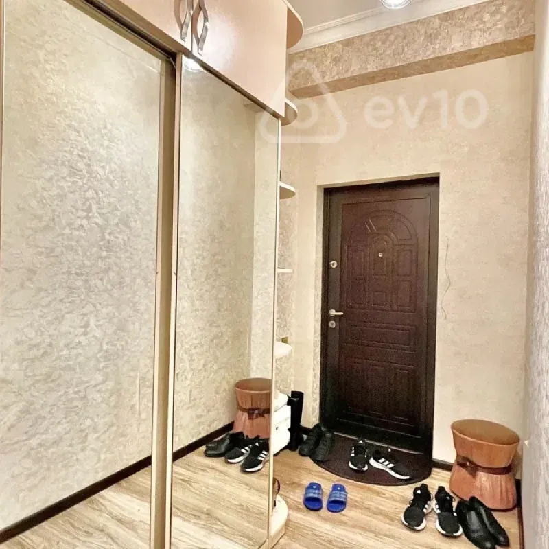 Kirayə verilir 2 otaqlı yeni tikili 70 m²