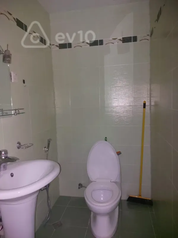 Kirayə verilir 3 otaqlı yeni tikili 122 m²