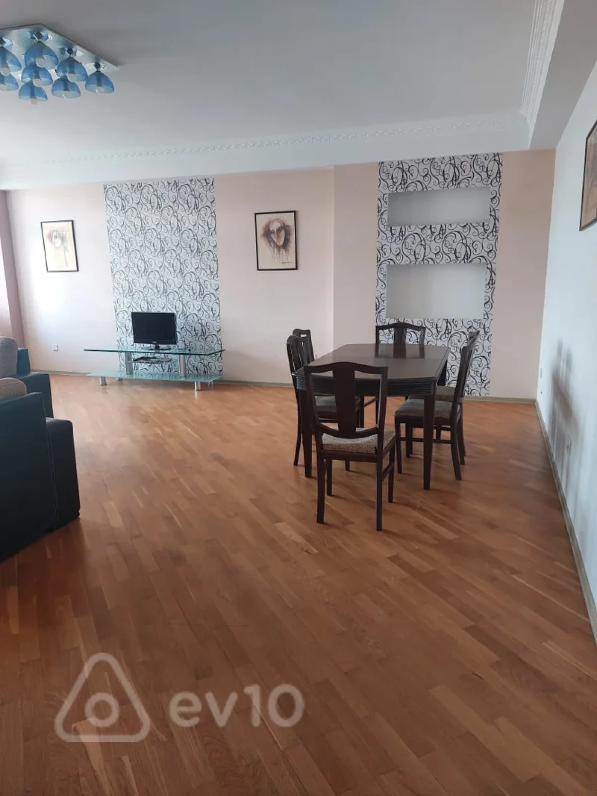 Kirayə verilir 3 otaqlı yeni tikili 122 m²