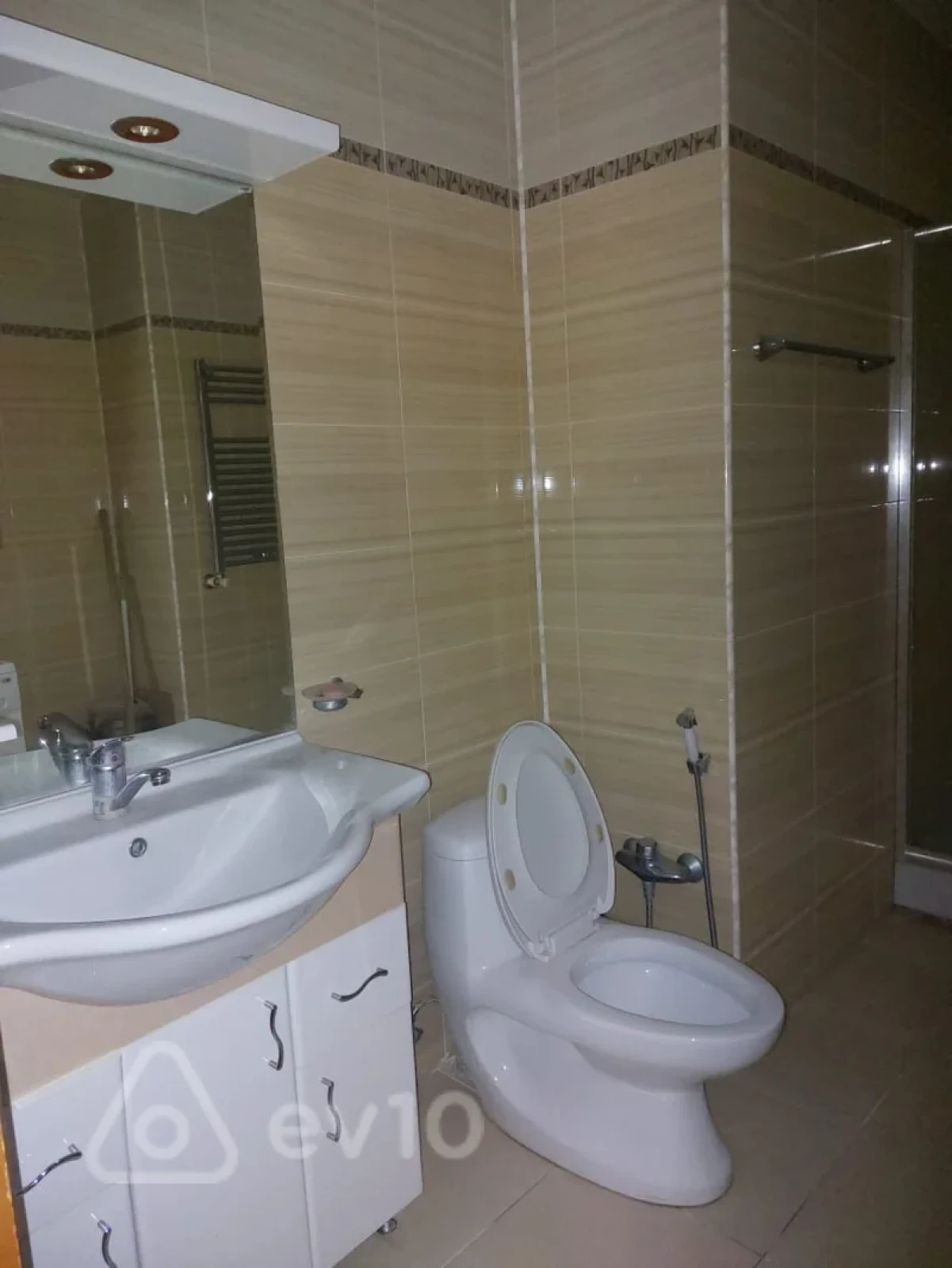 Kirayə verilir 3 otaqlı yeni tikili 122 m²