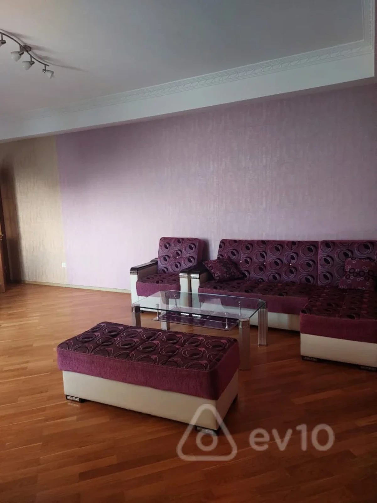 Kirayə verilir 3 otaqlı yeni tikili 122 m²