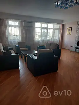Kirayə verilir 3 otaqlı yeni tikili 122 m²