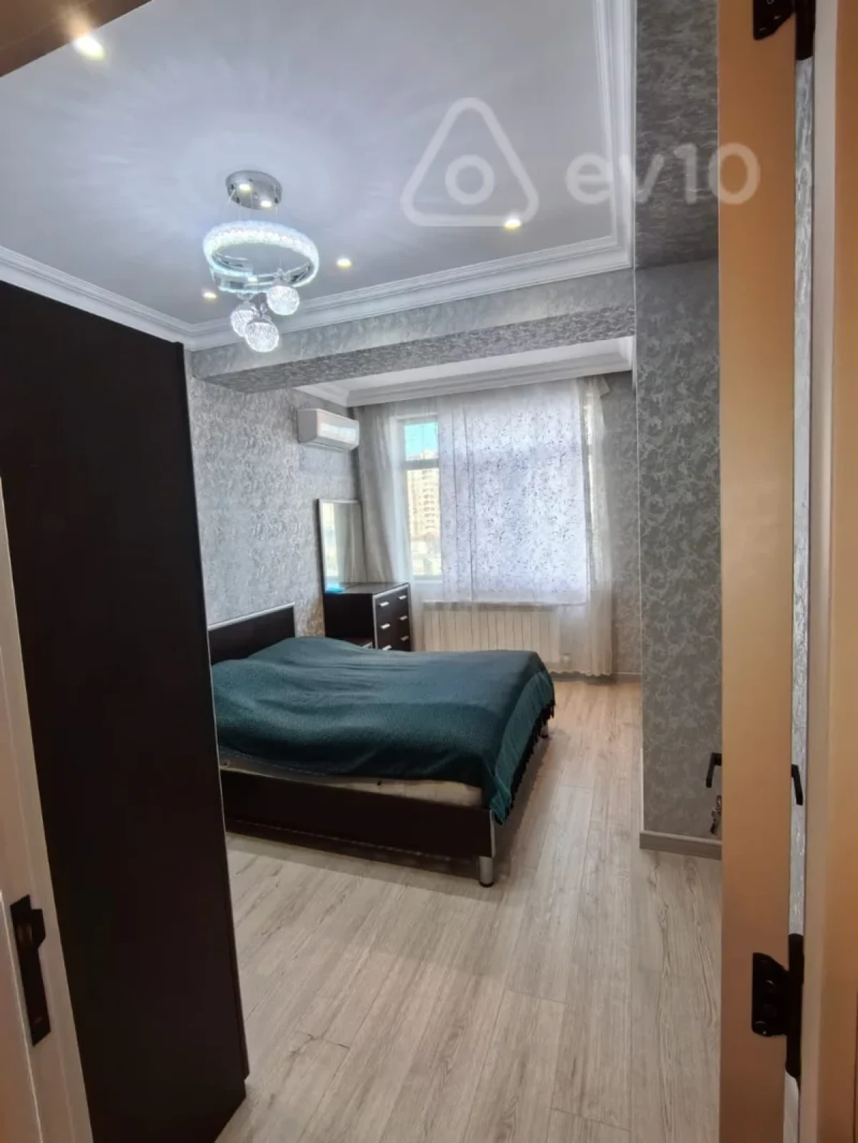 Kirayə verilir 2 otaqlı yeni tikili 70 m²