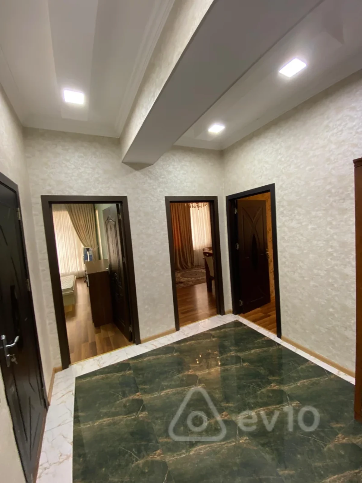 Kirayə verilir 2 otaqlı yeni tikili 65 m²