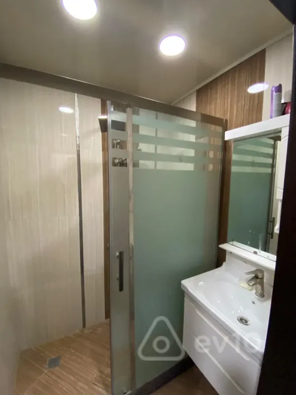 Kirayə verilir 2 otaqlı yeni tikili 65 m²