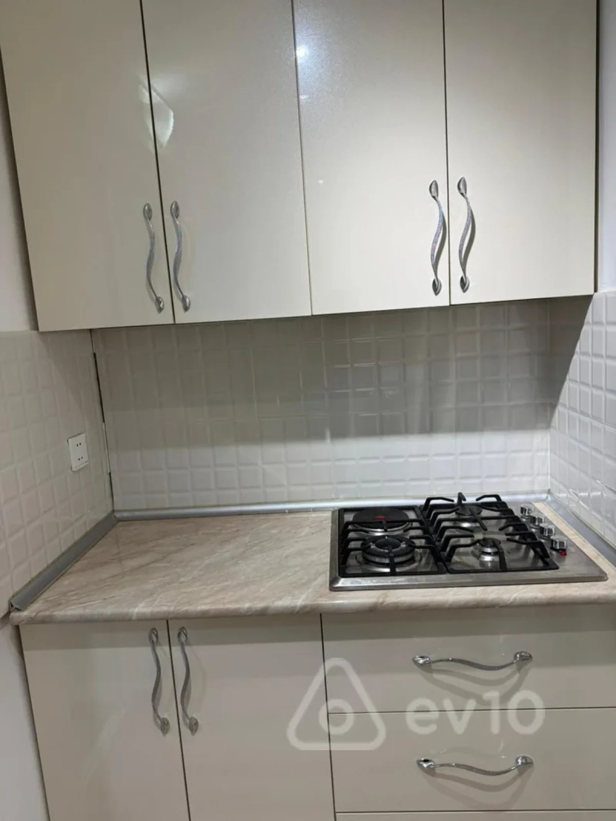 Kirayə verilir 2 otaqlı yeni tikili 40 m²