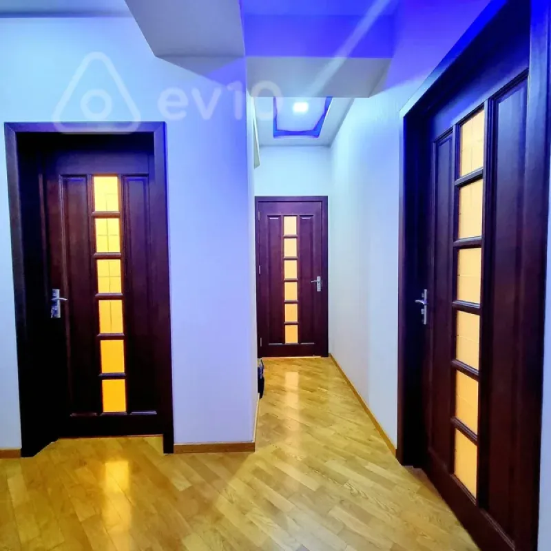Kirayə verilir 3 otaqlı yeni tikili 90 m²