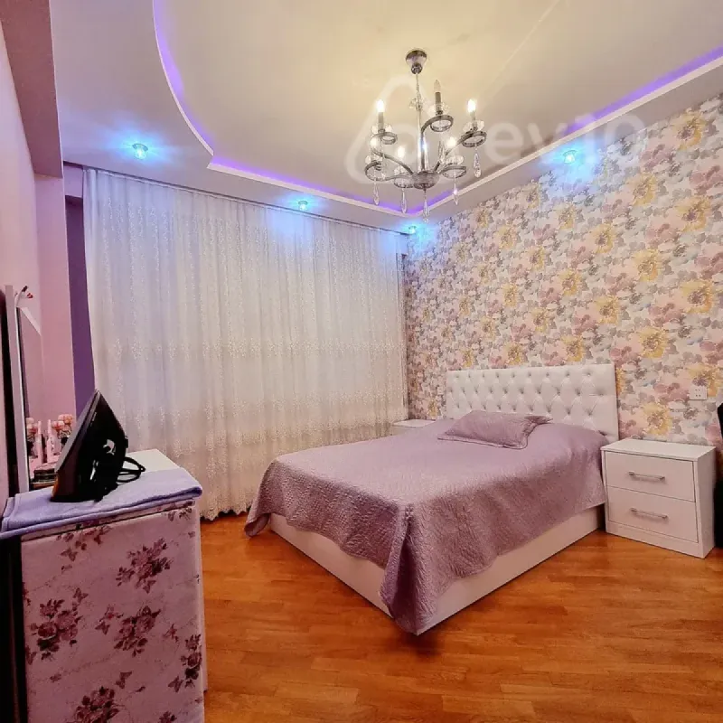 Kirayə verilir 3 otaqlı yeni tikili 90 m²