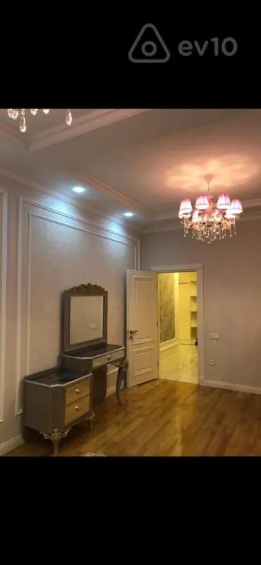 Kirayə verilir 2 otaqlı yeni tikili 120 m²