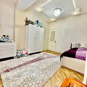Kirayə verilir 3 otaqlı yeni tikili 120 m²