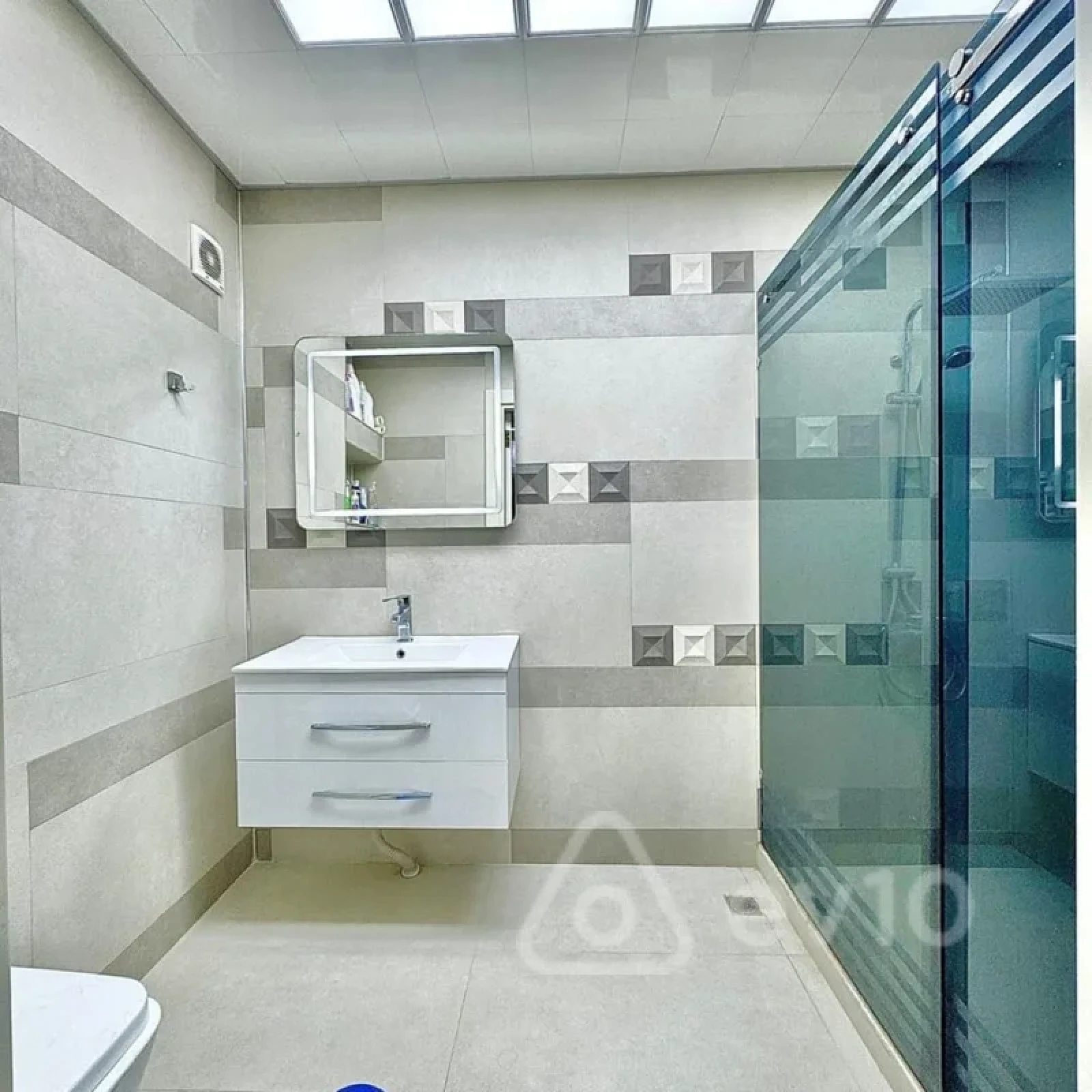 Kirayə verilir 2 otaqlı yeni tikili 90 m²