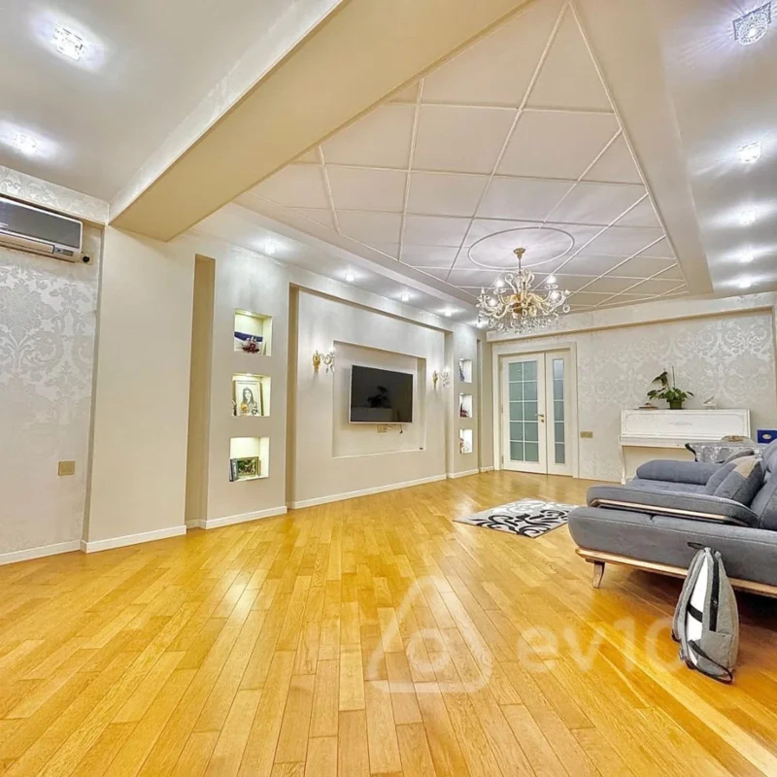 Kirayə verilir 2 otaqlı yeni tikili 90 m²