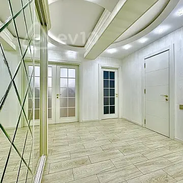 Kirayə verilir 2 otaqlı yeni tikili 90 m²