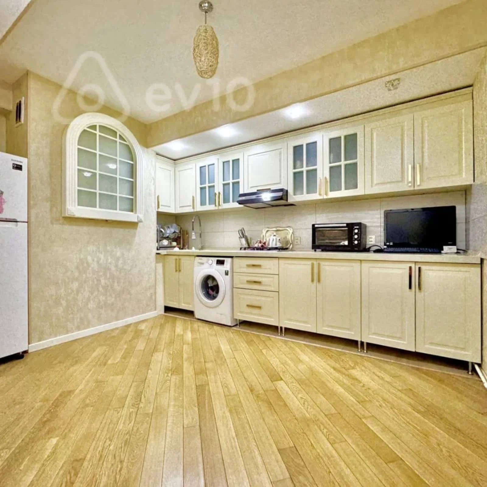 Kirayə verilir 2 otaqlı yeni tikili 90 m²