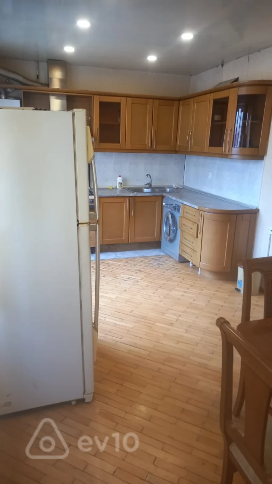 Kirayə verilir 3 otaqlı köhnə tikili 102 m²