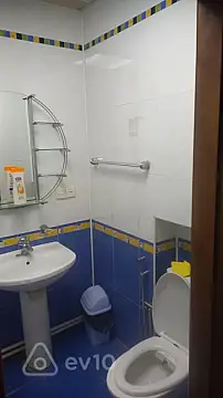 Kirayə verilir 3 otaqlı köhnə tikili 102 m²