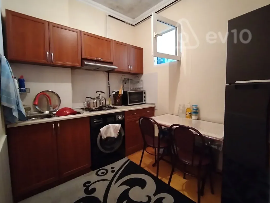 Satılır 3 otaqlı köhnə tikili 76.3 m²