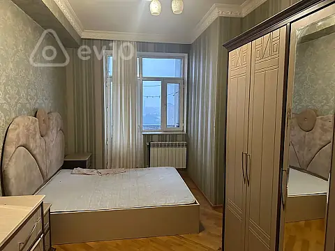 Kirayə verilir 3 otaqlı yeni tikili 130 m²
