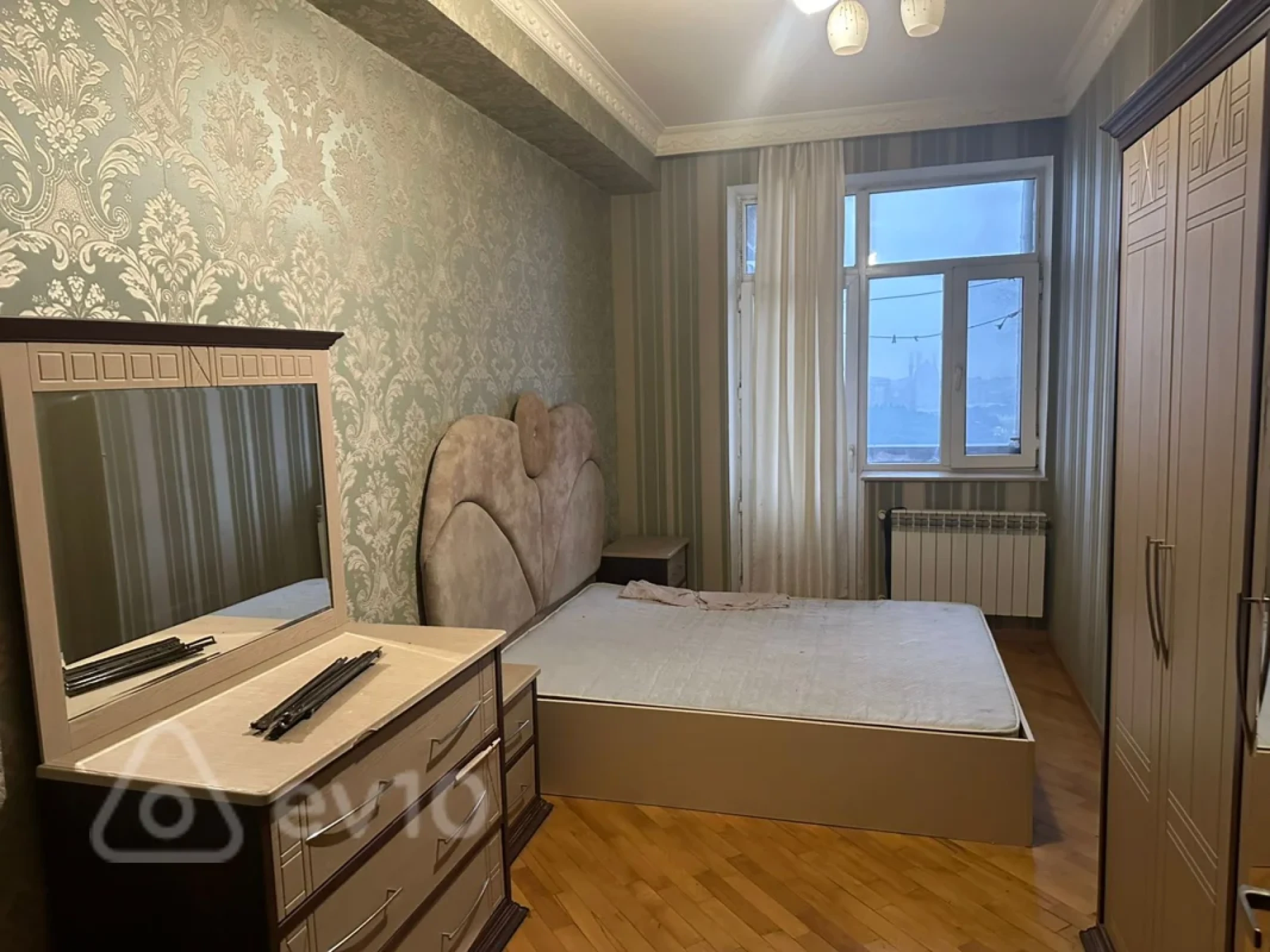 Kirayə verilir 3 otaqlı yeni tikili 130 m²