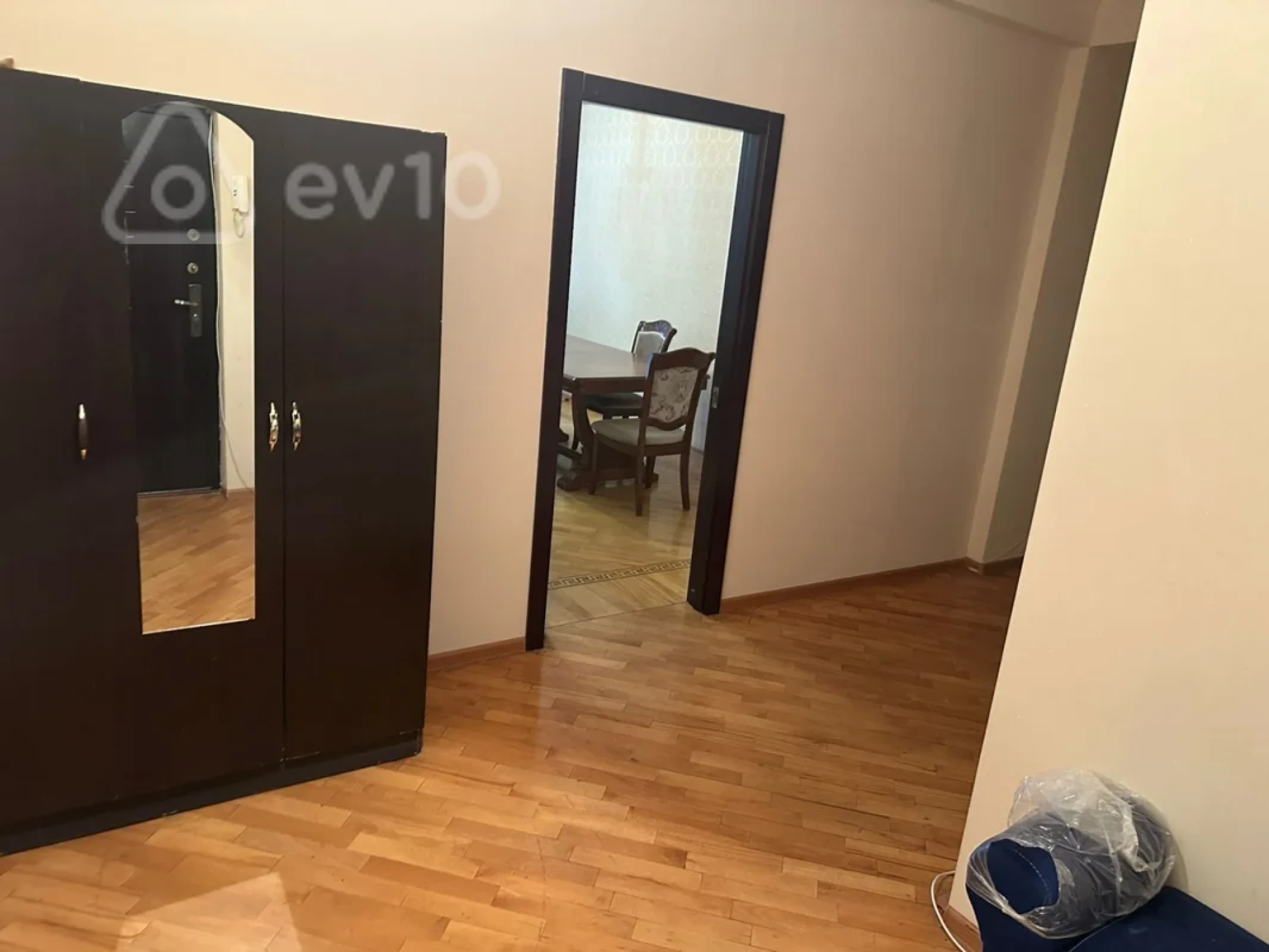 Kirayə verilir 3 otaqlı yeni tikili 130 m²