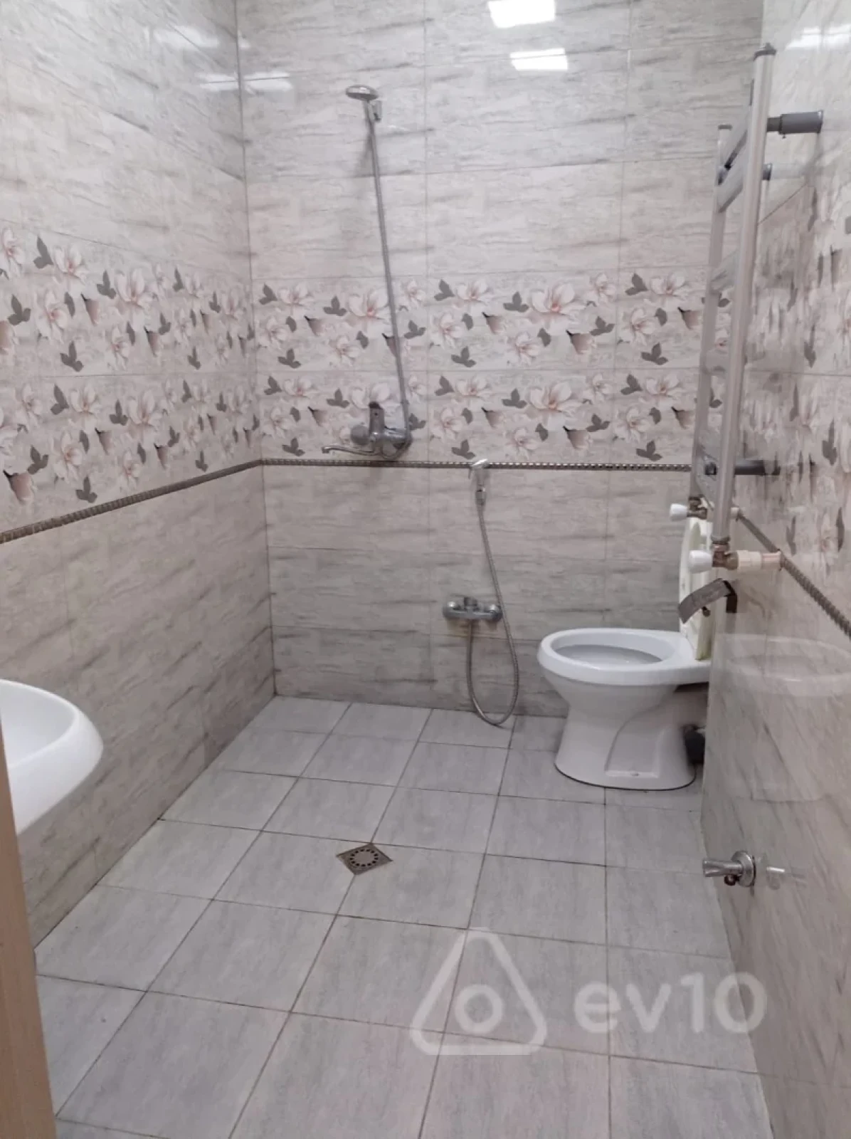 Kirayə verilir 2 otaqlı yeni tikili 65 m²