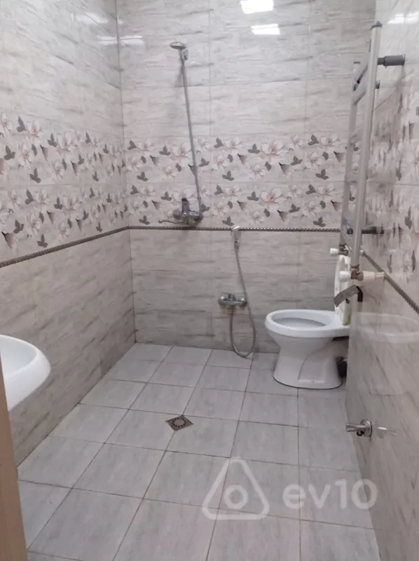Kirayə verilir 2 otaqlı yeni tikili 65 m²