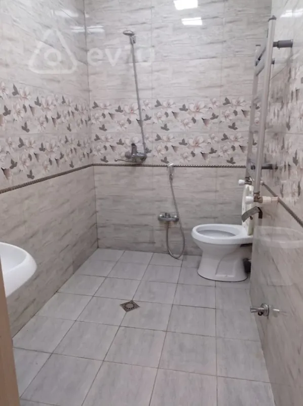 Kirayə verilir 2 otaqlı yeni tikili 65 m²