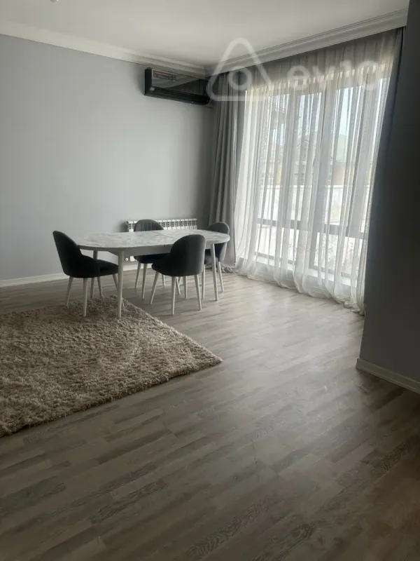 Satılır 4 otaqlı həyət evi 300 m²