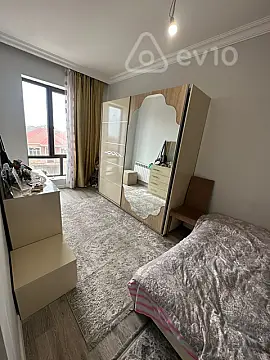 Satılır 4 otaqlı həyət evi 300 m²