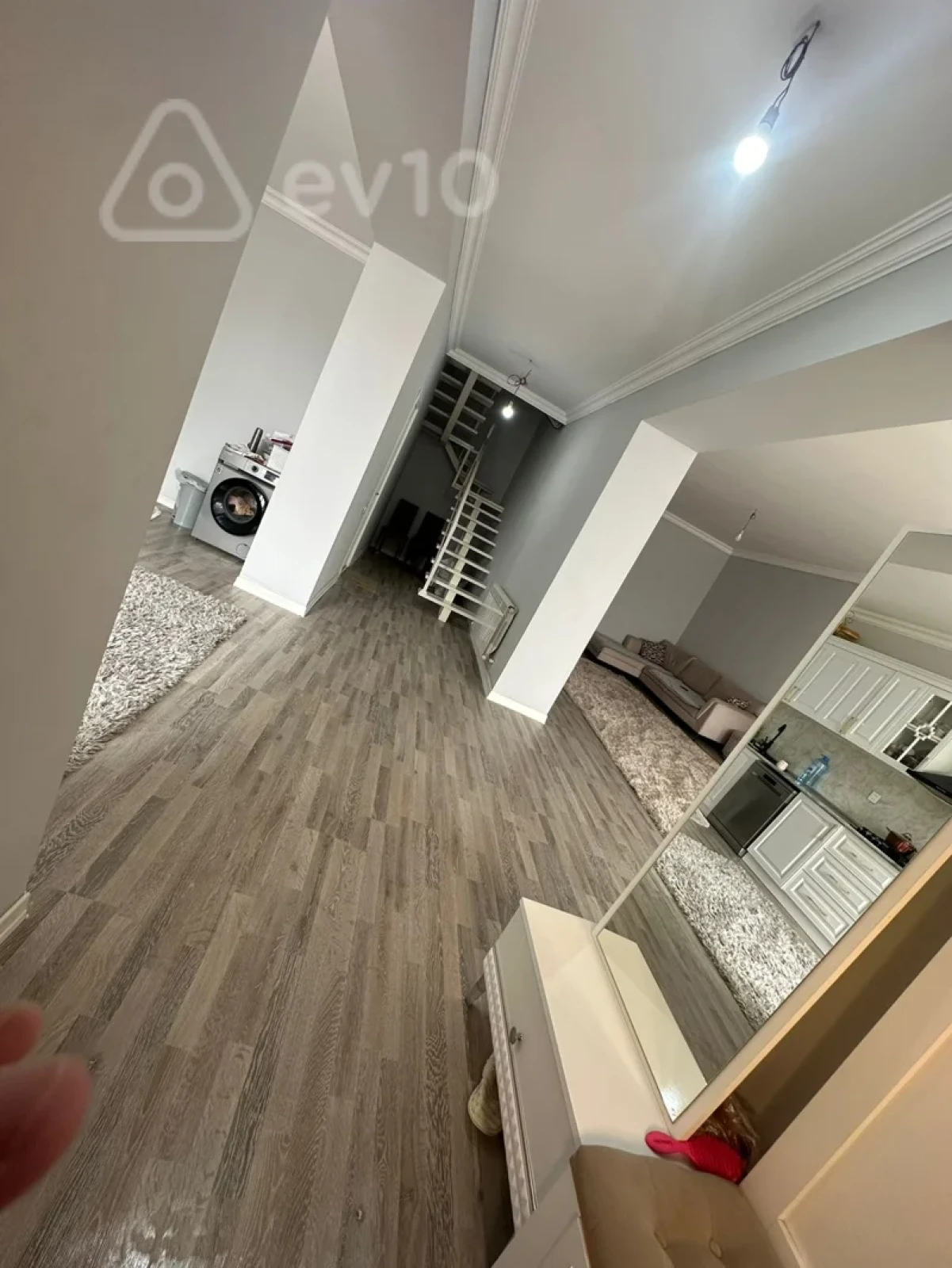 Satılır 4 otaqlı həyət evi 300 m²