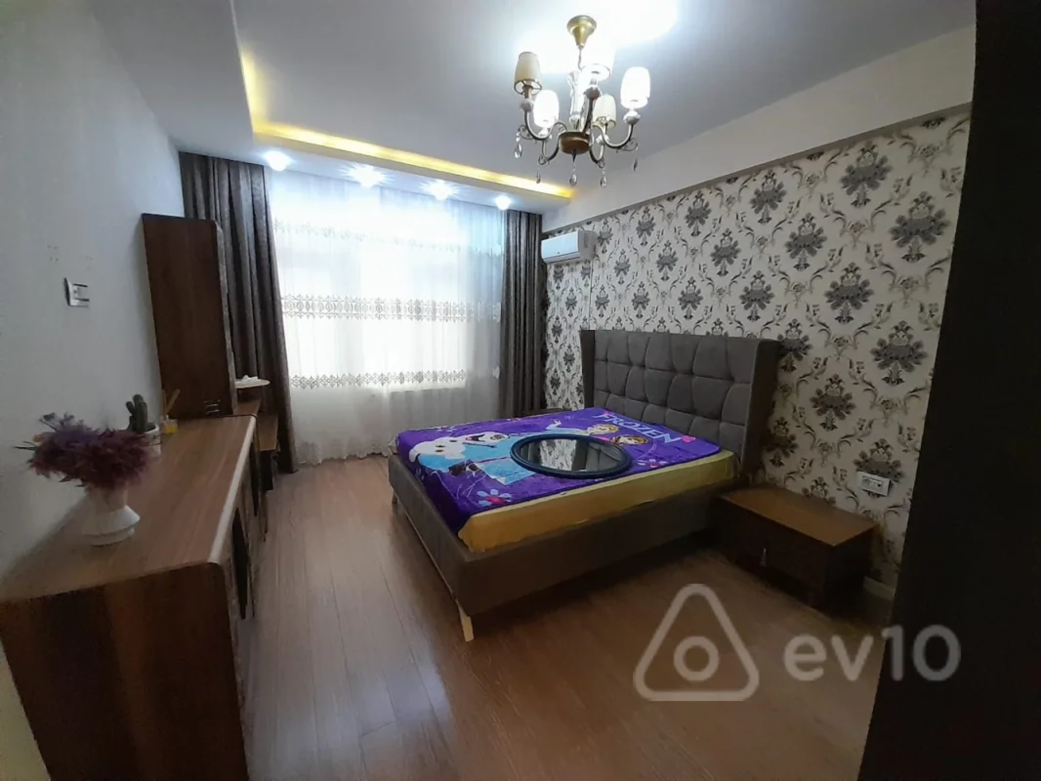 Kirayə verilir 3 otaqlı yeni tikili 120 m²