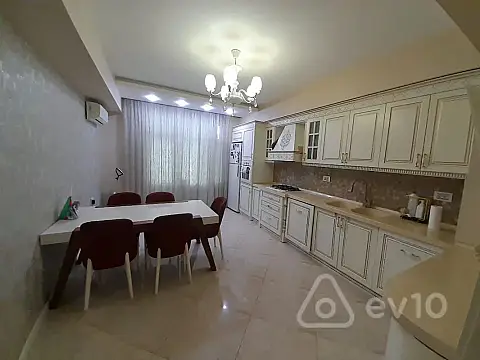 Kirayə verilir 3 otaqlı yeni tikili 120 m²