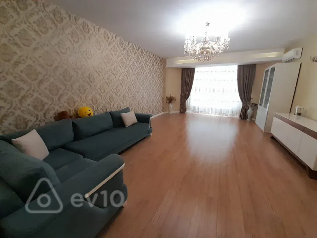 Kirayə verilir 3 otaqlı yeni tikili 120 m²