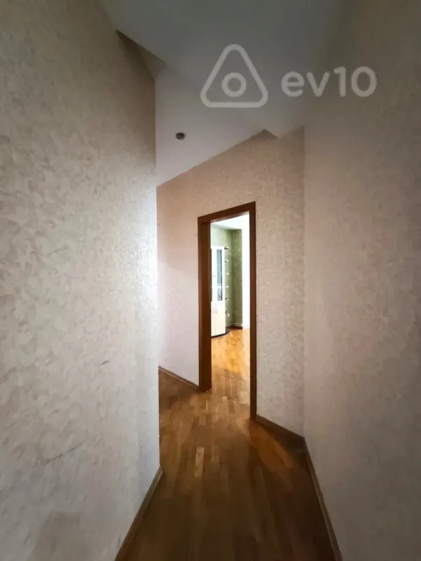 Kirayə verilir 3 otaqlı yeni tikili 200 m²