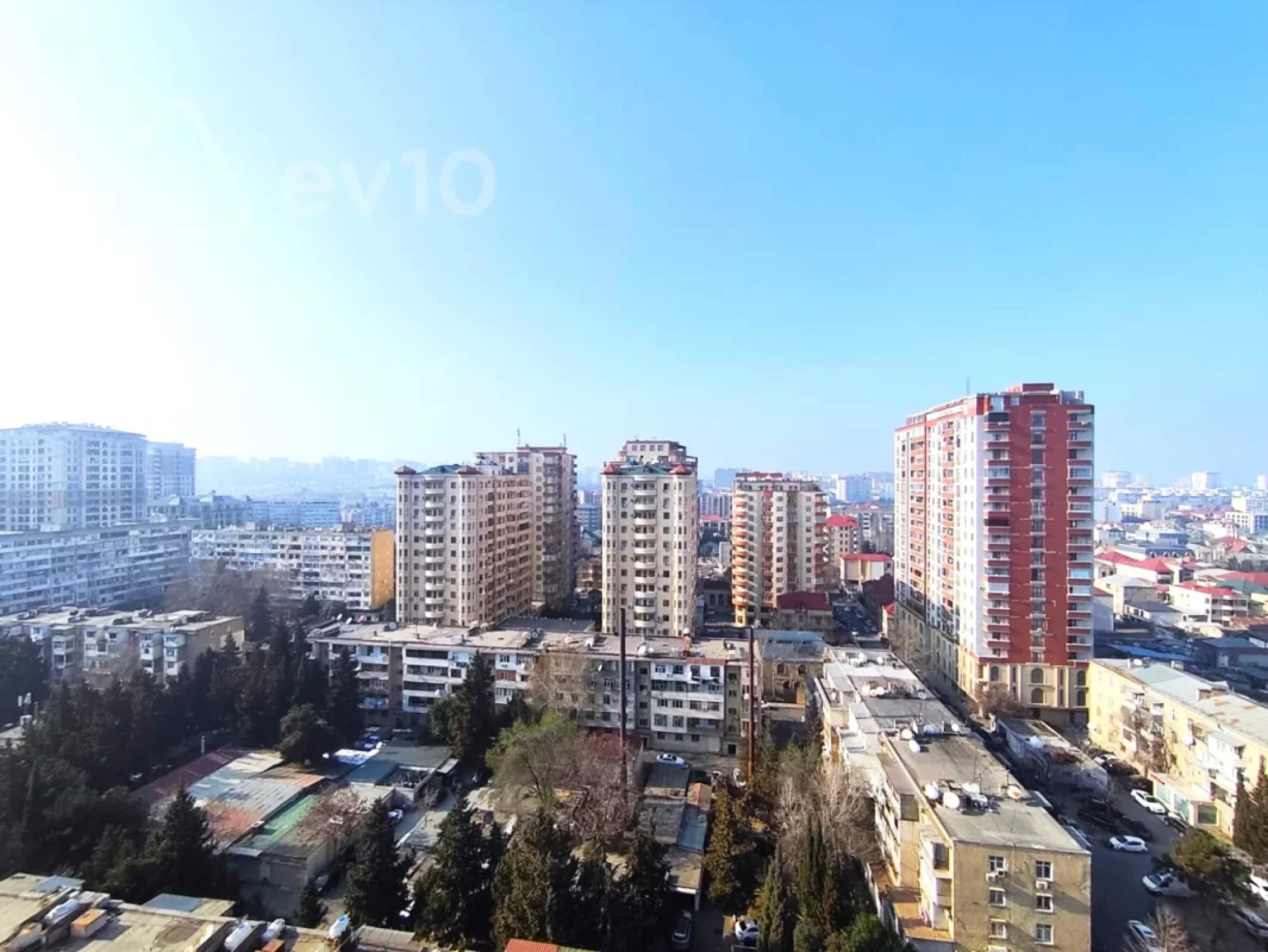 Kirayə verilir 3 otaqlı yeni tikili 200 m²