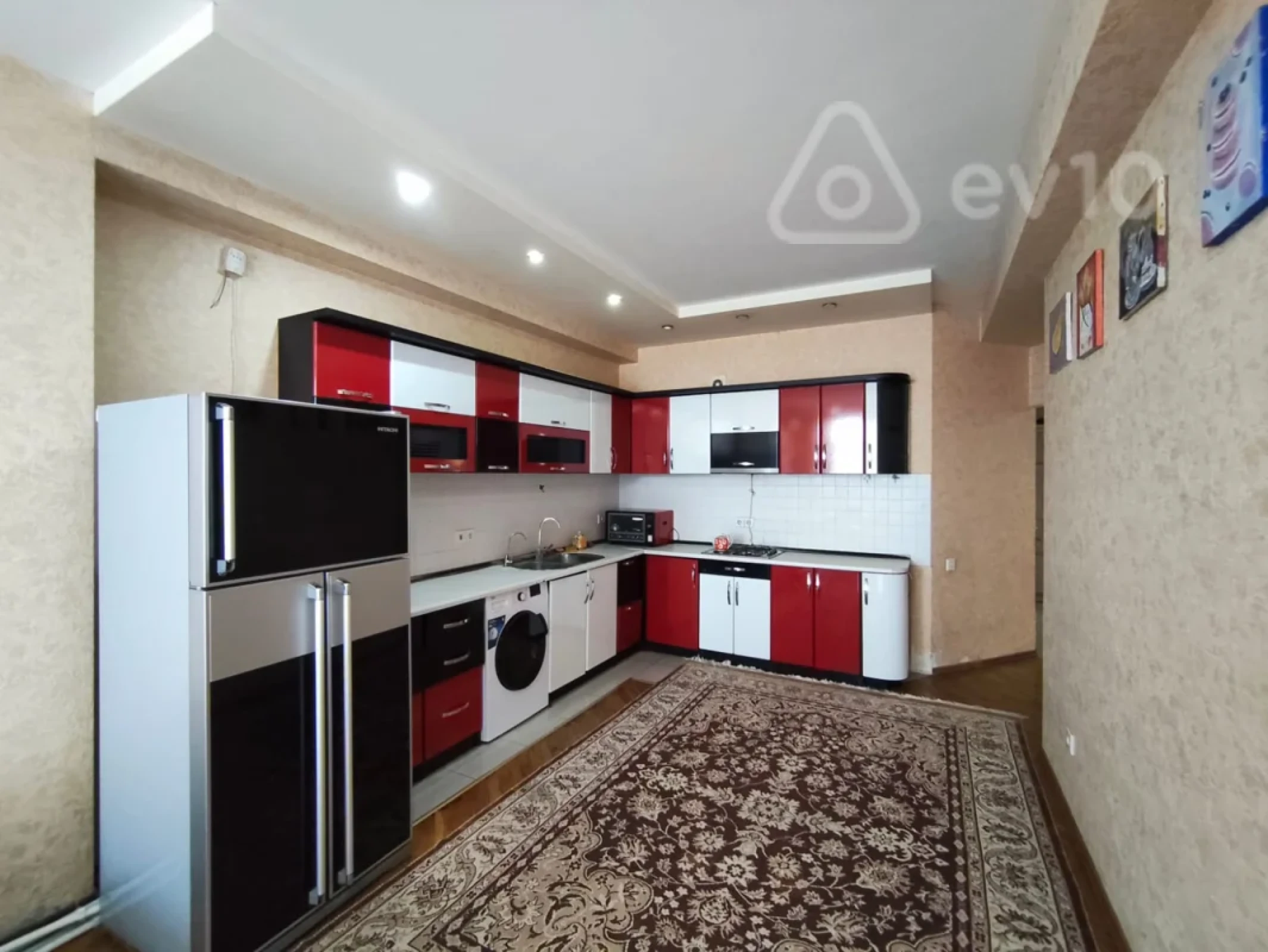 Kirayə verilir 3 otaqlı yeni tikili 200 m²
