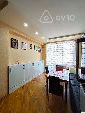 Kirayə verilir 3 otaqlı yeni tikili 200 m²