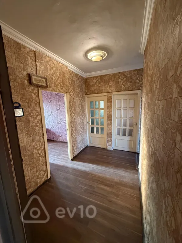 Kirayə verilir 3 otaqlı köhnə tikili 85 m²