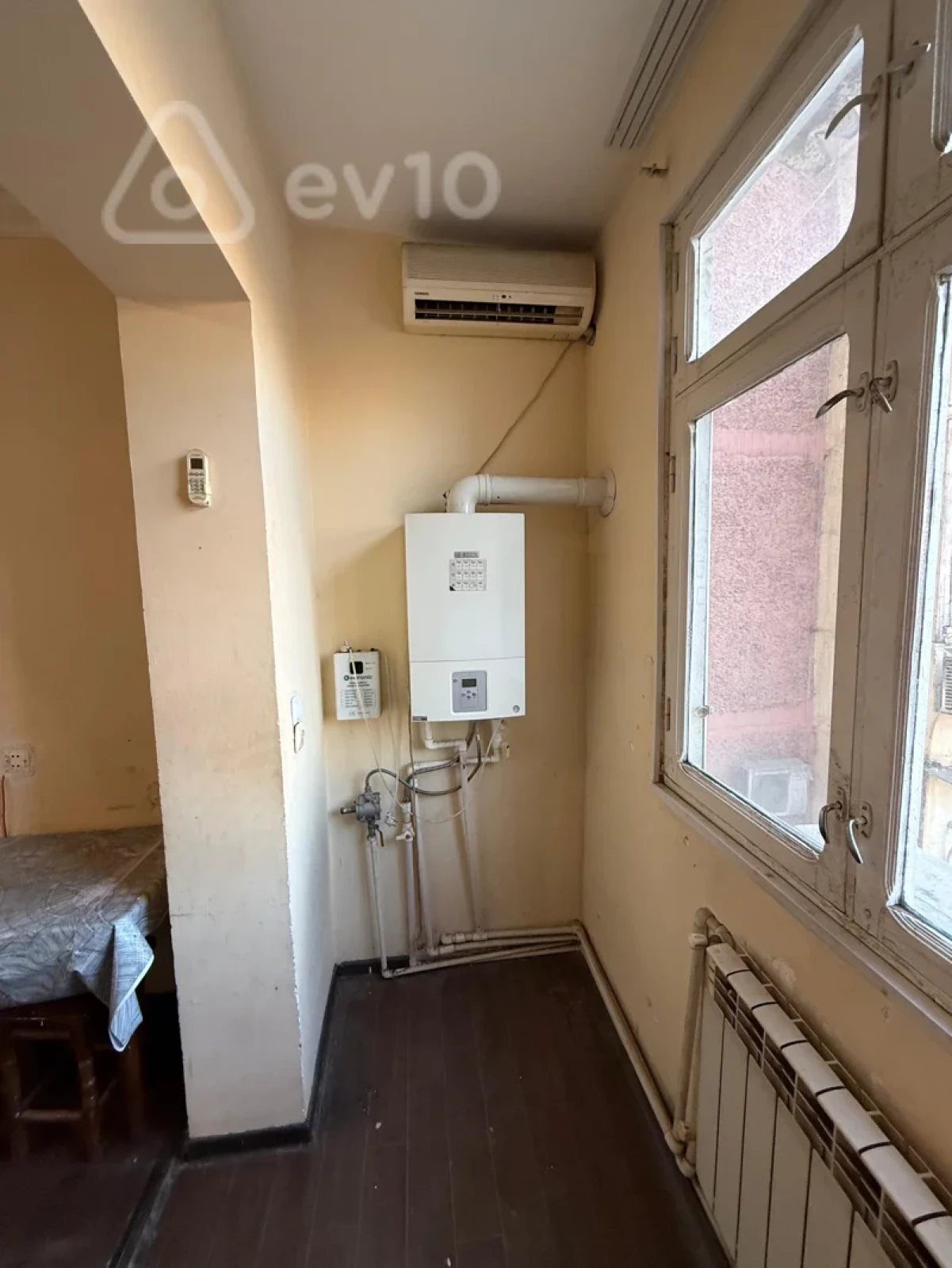 Kirayə verilir 3 otaqlı köhnə tikili 85 m²