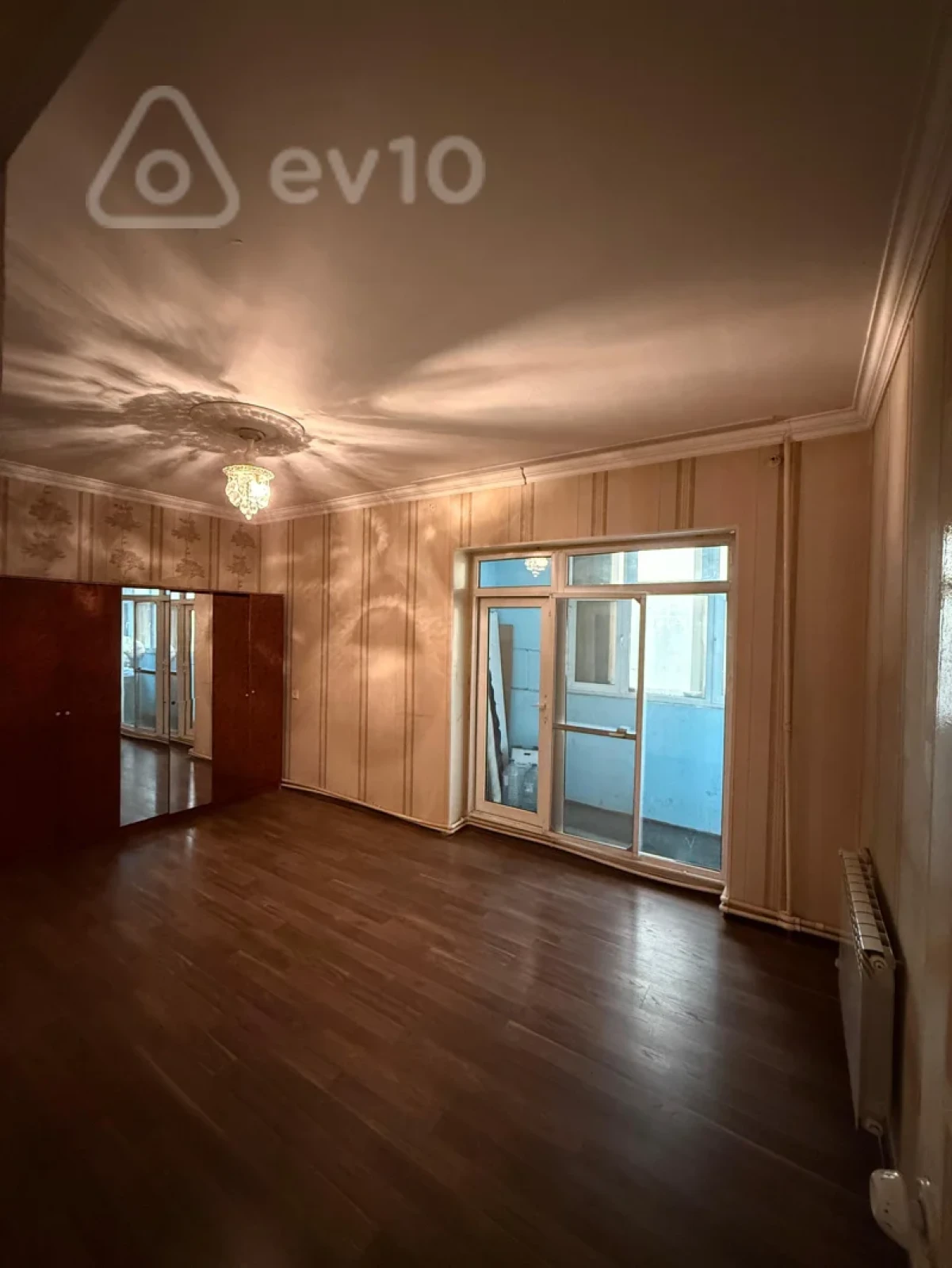 Kirayə verilir 3 otaqlı köhnə tikili 85 m²