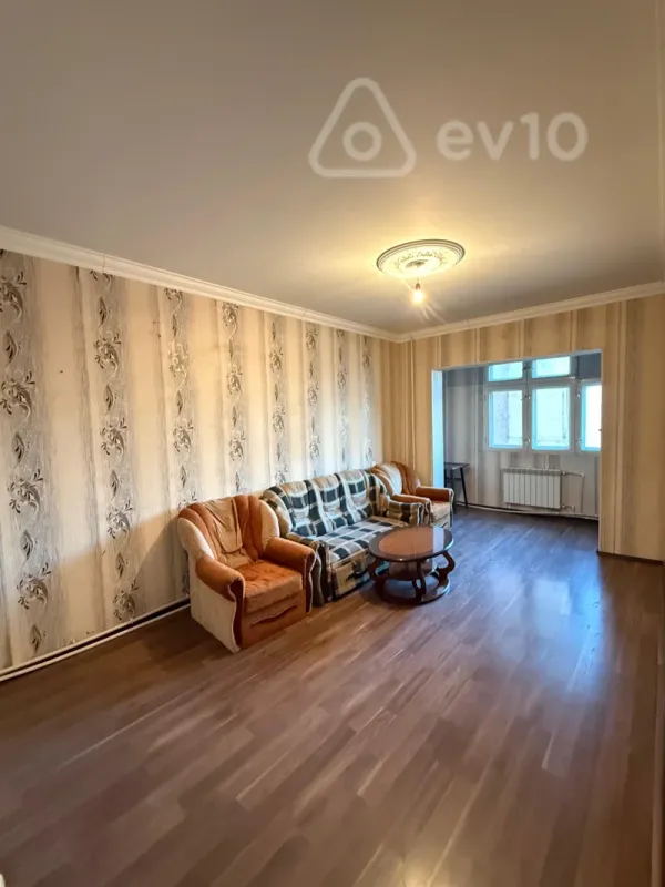 Kirayə verilir 3 otaqlı köhnə tikili 85 m²