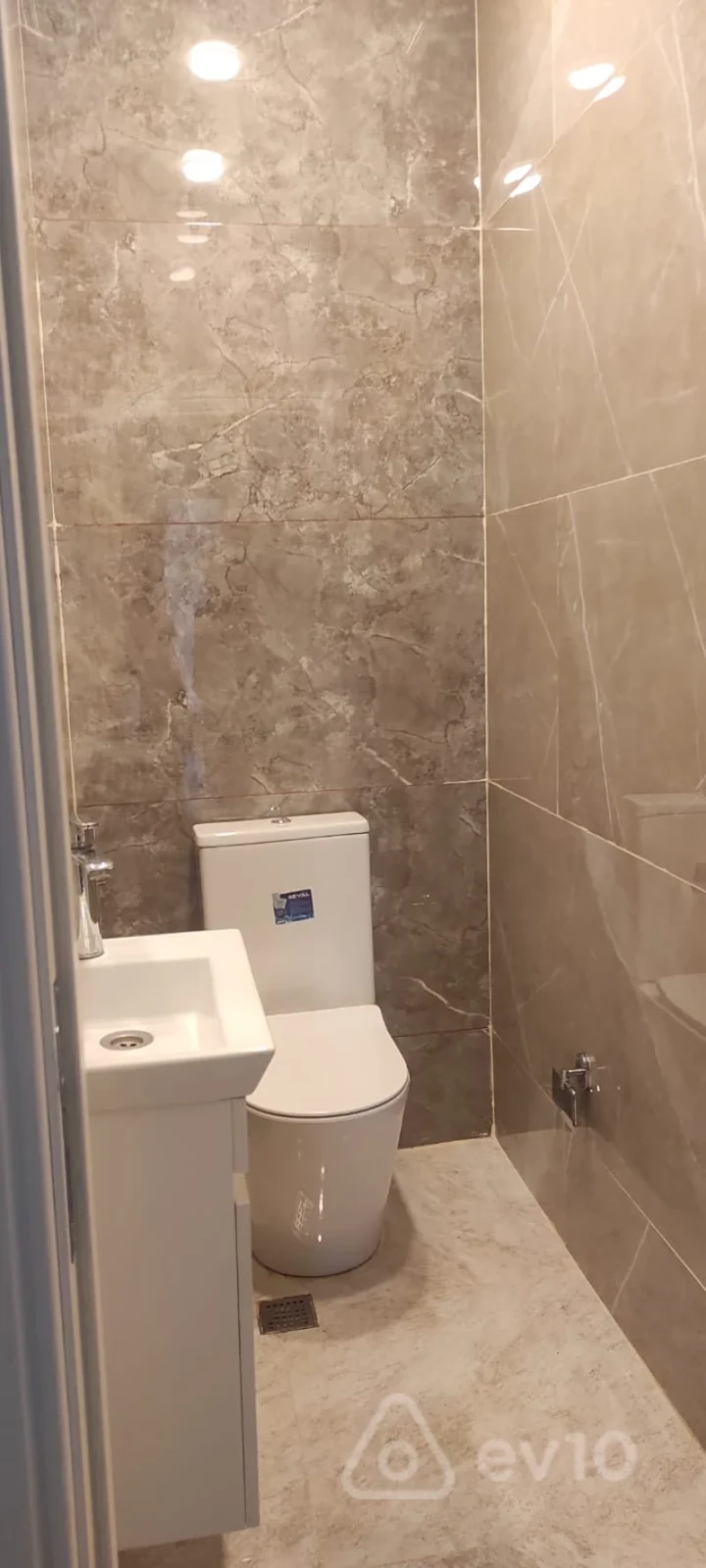 Kirayə verilir 3 otaqlı yeni tikili 105 m²