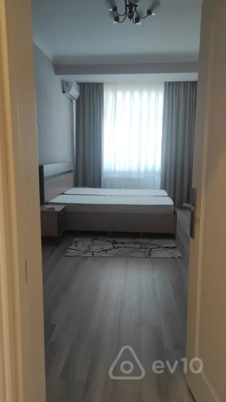 Kirayə verilir 3 otaqlı yeni tikili 105 m²