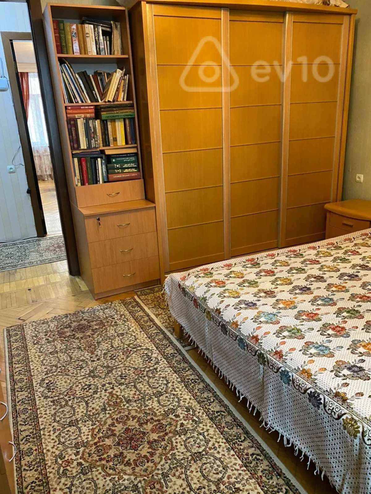 Kirayə verilir 2 otaqlı köhnə tikili 60 m²