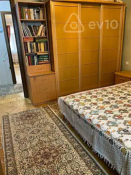 Kirayə verilir 2 otaqlı köhnə tikili 60 m²
