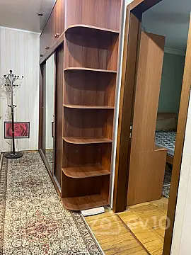 Kirayə verilir 2 otaqlı köhnə tikili 60 m²