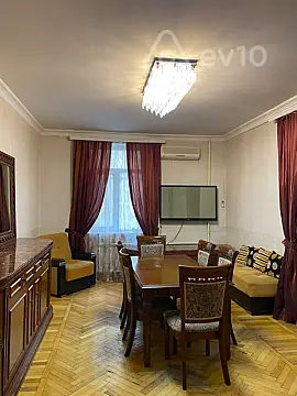 Kirayə verilir 2 otaqlı köhnə tikili 60 m² — Bakı, Səbail 2 otaq 60.00 m²