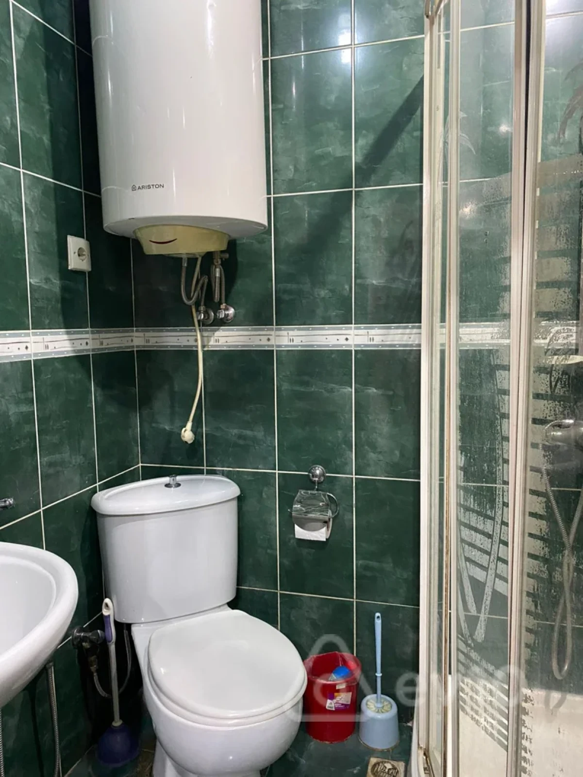 Kirayə verilir 2 otaqlı köhnə tikili 60 m²