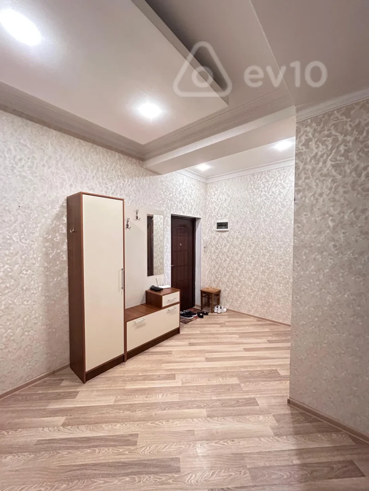 Kirayə verilir 2 otaqlı yeni tikili 100 m²